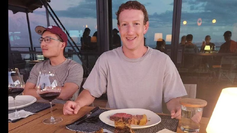 扎克伯格跨界养牛：用澳洲坚果和啤酒喂养，目标打造“全球最高品质牛肉”科技界风云人物、Meta 帝国掌门人马克・扎克伯格近日出人意料地宣布进军养牛业，这位亿万富翁将在艾岛的寇劳牧场（Ko'olau Ranch）开启他的养牛之旅，目标是打造 “全球最高品质的牛肉”