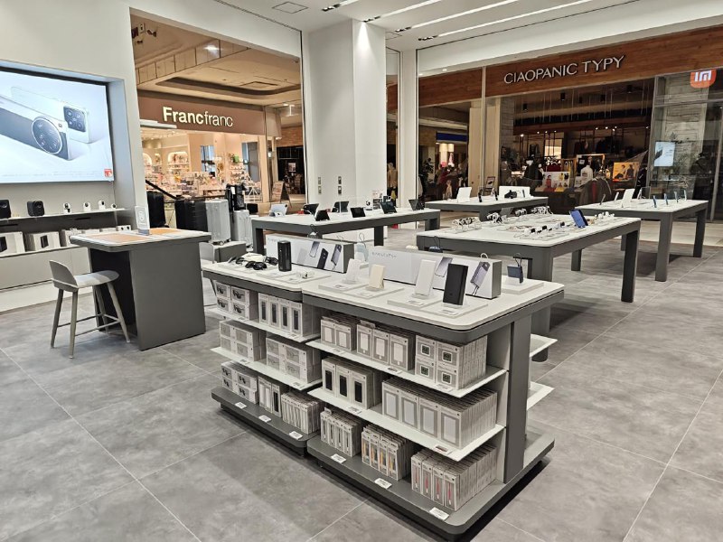 日本首个小米之家：3月22日开业小米日本官方X账号宣布，Xiaomi Store 1号店将于3月22日在日本开业，官方还晒出了门店照片