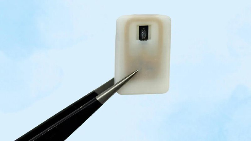 MIT 的工程师们研发出一种用于糖尿病患者的3D打印植入物，它可以在皮下释放药物这款芯片可以通过无线方式激活，用来加热融化合金，从而释放出粉状的升糖素由Siddharth Krishnan带领的麻省理工学院（MIT）的工程师们，在 3D 打印药物方面走在了前沿