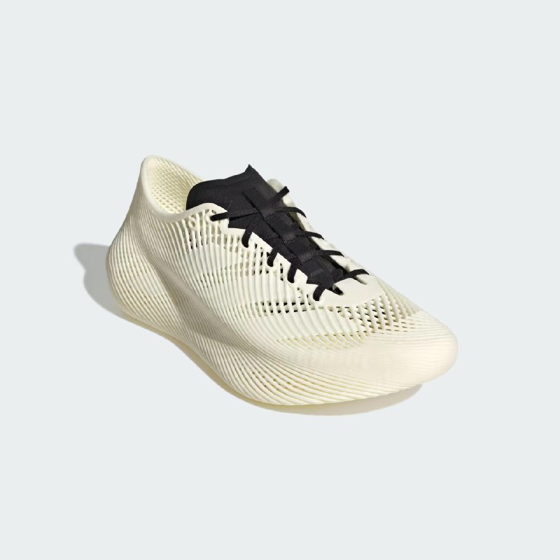 阿迪达斯推出了一款采用 3D 打印技术的 Climacool 运动鞋新变体这款鞋配有鞋带，你可以调整鞋子的合脚度，并有可能改善鞋子死死抱紧你脚的情况