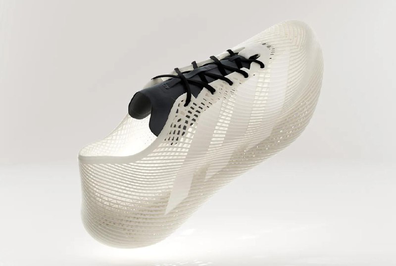阿迪达斯推出了一款采用 3D 打印技术的 Climacool 运动鞋新变体这款鞋配有鞋带，你可以调整鞋子的合脚度，并有可能改善鞋子死死抱紧你脚的情况