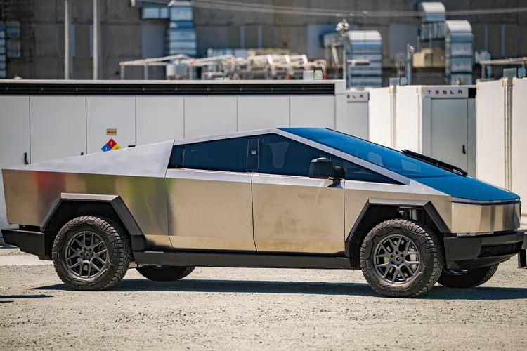 马斯克宣布特斯拉的 Cybertruck 将于2023年第三季度开始交付🗒 标签: #Tesla #Cybertruck 📢 频道: @GodlyNews1🤖 投稿: @GodlyNewsBot
