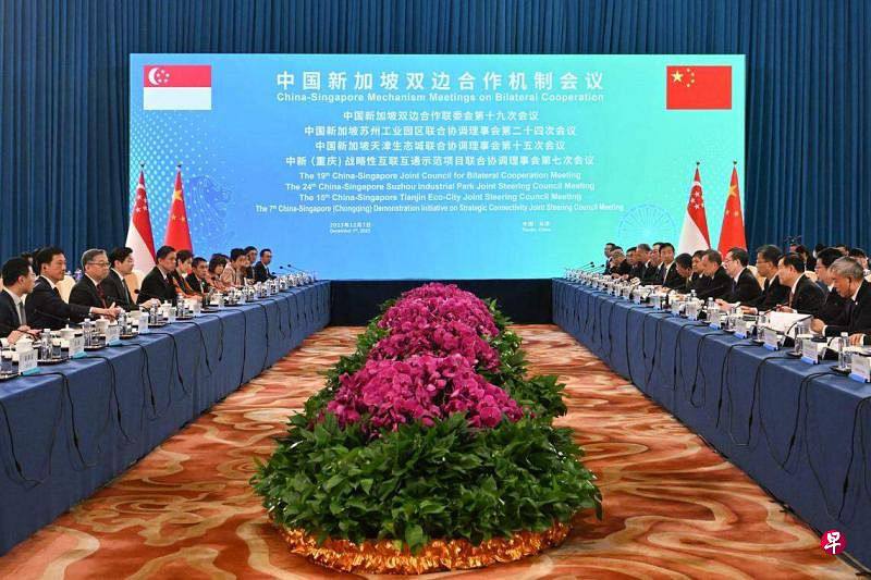 新加坡：将通过30天互免签证安排加强两国人员往来新加坡和中国星期四（12月7日）在天津召开新中双边合作联合委员会（JCBC）会议，在两国今年3月将双边关系提升为全方位高质量的前瞻性伙伴关系后，进一步推进合作