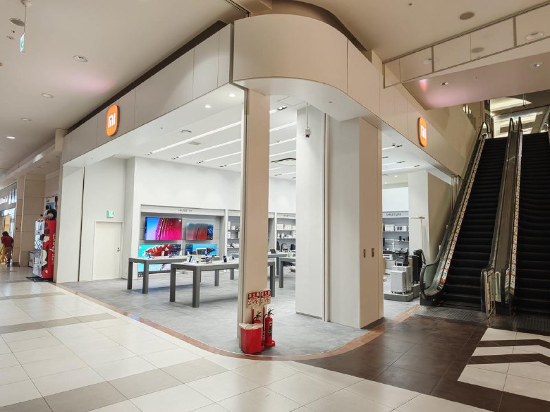 日本首个小米之家：3月22日开业小米日本官方X账号宣布，Xiaomi Store 1号店将于3月22日在日本开业，官方还晒出了门店照片