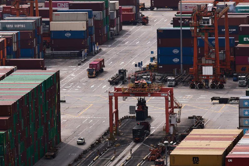 中国警告称，将对在贸易上与美国结盟的国家进行报复中国警告各国，不要以牺牲中国利益为代价与美国签订贸易协议周一，中国指责美国滥用关税，并警告各国不要以牺牲中国利益为代价与美国达成更广泛的经济协议