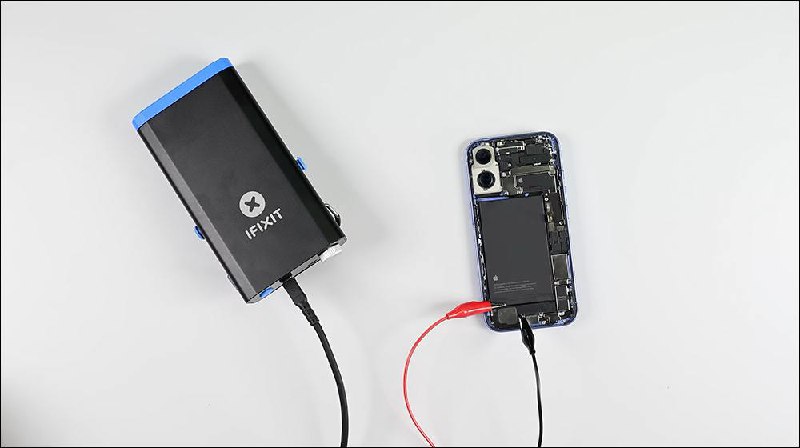 iPhone 16 被 iFixit 拆解，揭露 iPhone 16 与 16 Plus 具备 16 Pro 系列都没有的全新、更简单的可更换电池系统 iFixit 的拆解揭露了 iPhone 16 和 16 Plus 采用了更简单的可更换电池系统，而这项技术在 16 Pro 和 16 Pro Max 上还未实施