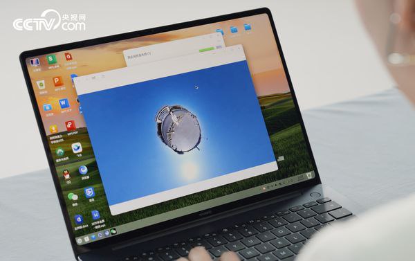 消息称，首款鸿蒙电脑面向超高端市场昨天发布会上，余承东已经明确了首款鸿蒙PC，会在5月份跟大家见面
