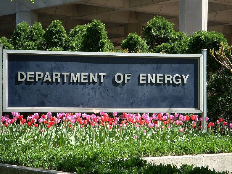 美负责核武库员工将187,000 张色情图片上传到了能源部（DOE）网络他自称色情图片是用来应对抑郁症，随后他被解除了安全访问权限2023 年 3 月 23 日，一名能源部员工试图备份他的个人色情收藏