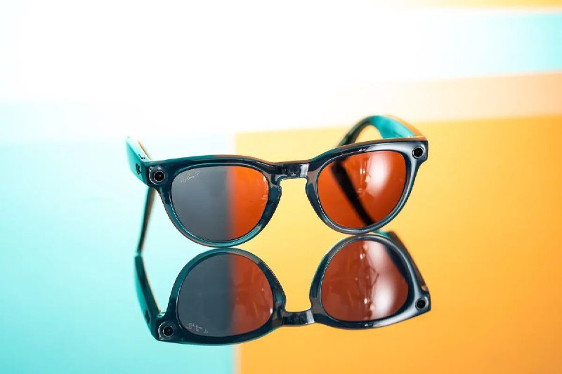 Meta 的 Ray-Ban 眼镜可以帮你发布 Instagram 故事只要说，“嘿，Meta，把我最后一张照片分享到 Instagram 上”，眼镜就会帮你发一条 Instagram 的动态