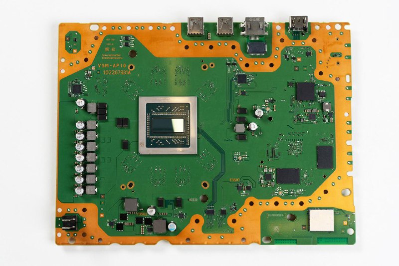 索尼展示了 PS5 Pro 的液态金属新升级新的凹槽设计可能会解决标准版 PS5 液态金属泄漏的问题