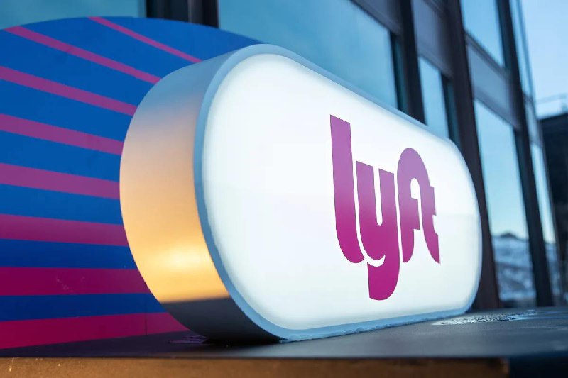Lyft 因误导性广告宣传司机收入被罚 210 万美元美国联邦贸易委员会称 Lyft 夸大了其宣传的司机收入美国联邦贸易委员会 (FTC) 周五宣布，网约车公司 Lyft 同意支付 210 万美元，作为一项拟议和解协议的一部分，该协议要求 Lyft 改变其司机薪酬的广告方式
