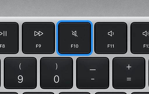 M4 MacBook Air 微调了键盘上的禁音键图标过去，M2 和 M3 MacBook Air 的静音键图示仅是一个普通的喇叭轮廓，而 M4 版本则改为带有斜线的喇叭图示，与 Apple 系统内的静音标志保持一致