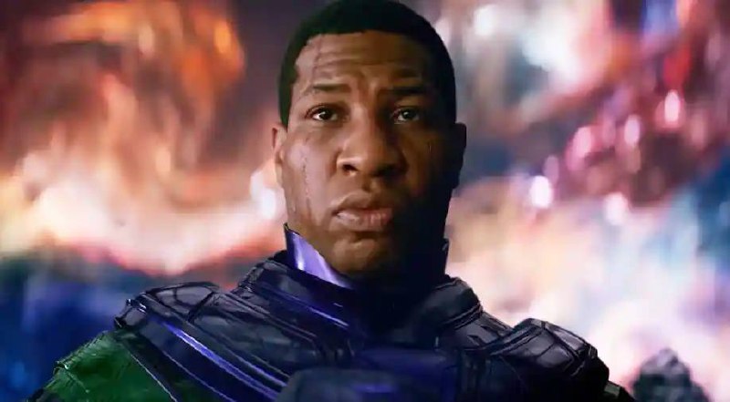 Marvel 或考虑以“末日博士”取代“征服者康”来自《Variety》的报导，自从饰演“征服者康”演员 Jonathan Majors 于三月涉嫌家庭争执（勒颈、袭击和骚扰）被捕后，Marvel 高层据悉考虑转向“末日博士”的故事线