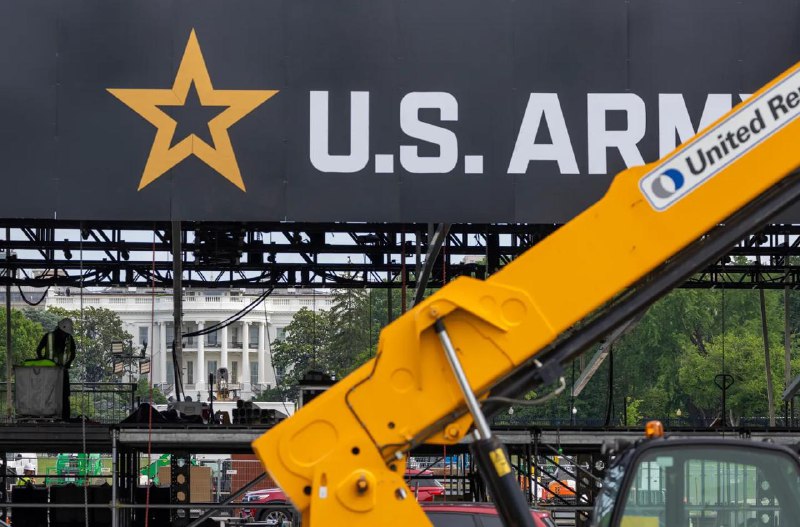 科技巨头悄然赞助特朗普的阅兵派对根据 America250 最近发布的声明，Oracle、Amazon、Coinbase、Lockheed Martin 和 Palantir 等知名企业，是 America250 基金会的主要赞助商之一