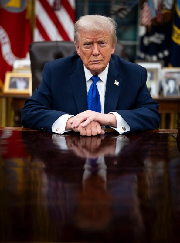 特朗普：我不需要国际法作为三军统帅，他的权力仅受“自己的道德”约束在接受《纽约时报》采访时，被问及他在全球事务中的权力是否存在任何限制，特朗普表示：“是的，只有一样