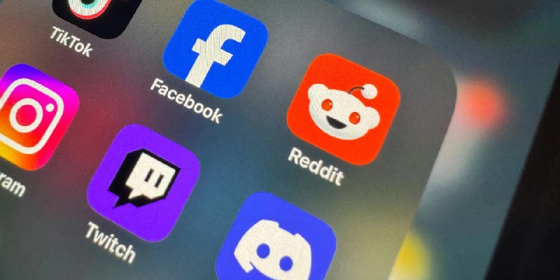 Reddit大部分内容将要求用户登录账号才能查看Reddit 联合创始人兼 CEO Steve Huffman 在一次采访中表示，此次调整旨在“改善用户体验、壮大广告业务，并防止机器人抓取其专有数据”