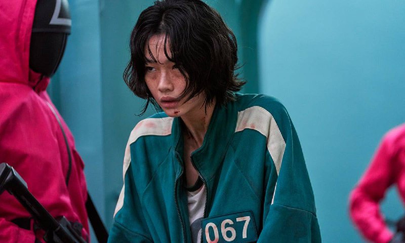网飞公司(Netflix)表示，将删除《鱿鱼游戏》(Squid Game)的邀请电话号码，此前该号码引发了数千个恶作剧电话
