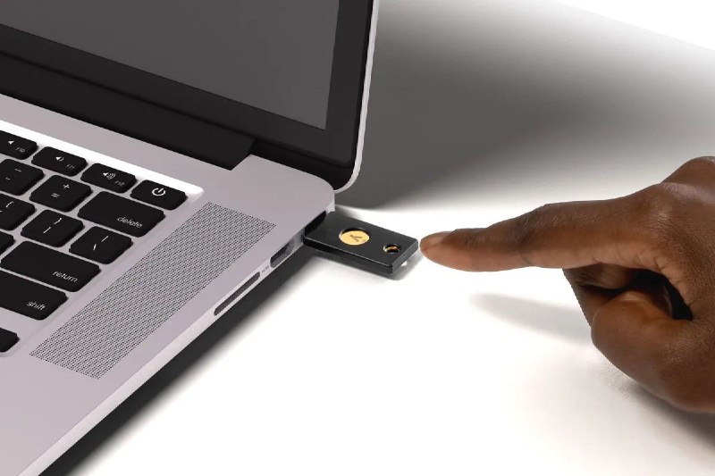 Yubico 通过更新的 YubiKey 5 系列设备加强认证安全性Yubico 正在准备推出其 YubiKey 5、Security Key 和 Security Key Enterprise Edition 系列认证硬件的更新版本，旨在帮助组织摆脱基于密码的保护