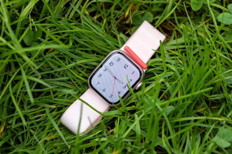 苹果最新的健康监测功能将推送到旧款手表随着下周推出的 watchOS 26，苹果将为Series 9 及更新款手表引入高血压通知、实时翻译以及新的手腕轻扫手势，还包括上一代的 Watch Ultra 2
