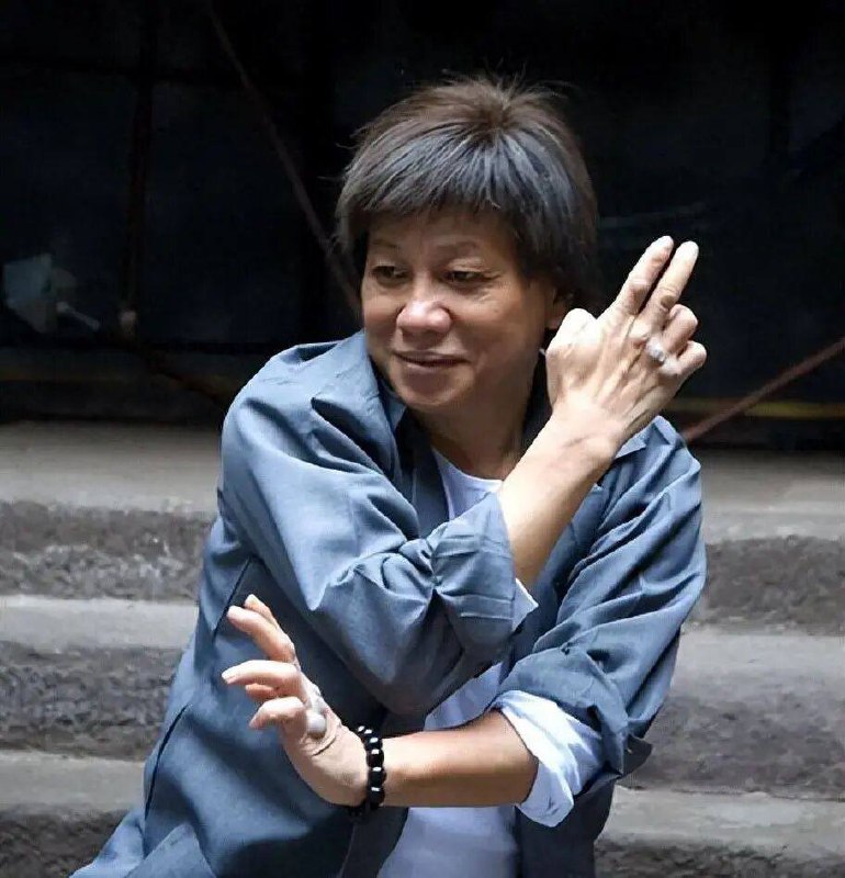 香港武打明星梁小龙去世，享年77岁，曾在周星驰电影《功夫》中饰演“火云邪神”据星岛头条、香港01消息，著名功夫影星、曾在周星驰电影《功夫》中饰演“火云邪神”而深入人心的梁小龙，于1月14日不幸逝世，享年77岁