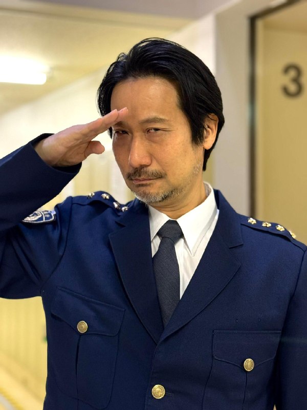 小岛秀夫将在日剧《VIVANT》中客串出演东京警察局长小岛秀夫是一位日本游戏设计师，现任游戏公司小岛工作室总监暨创办人