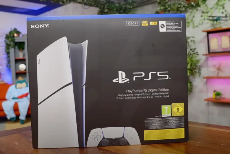 索尼更新版 PS5 Slim 在欧洲市场上市，硬盘容量缩水这款纯数字版本的主机售价仍为€499，但内部存储容量为 825GB，而不是 1TB