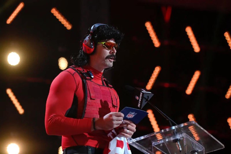 YouTube 已不再允许 Dr Disrespect 的频道进行盈利这位主播最近确认，他在 2020 年因为向未成年人发送“不恰当”的信息而被 Twitch 封禁
