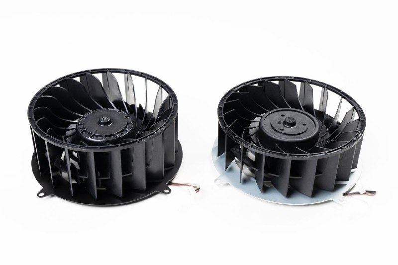 索尼展示了 PS5 Pro 的液态金属新升级新的凹槽设计可能会解决标准版 PS5 液态金属泄漏的问题