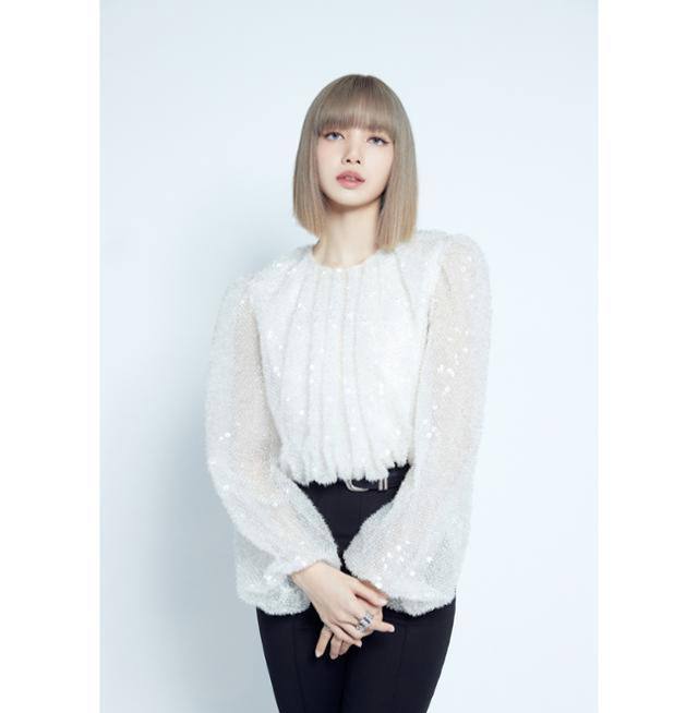BLACKPINK成员Lisa感染新冠肺炎，其他成员已隔离当地时间11月24日，据韩媒报道，BLACKPINK组合成员Lisa确诊感染新冠肺炎