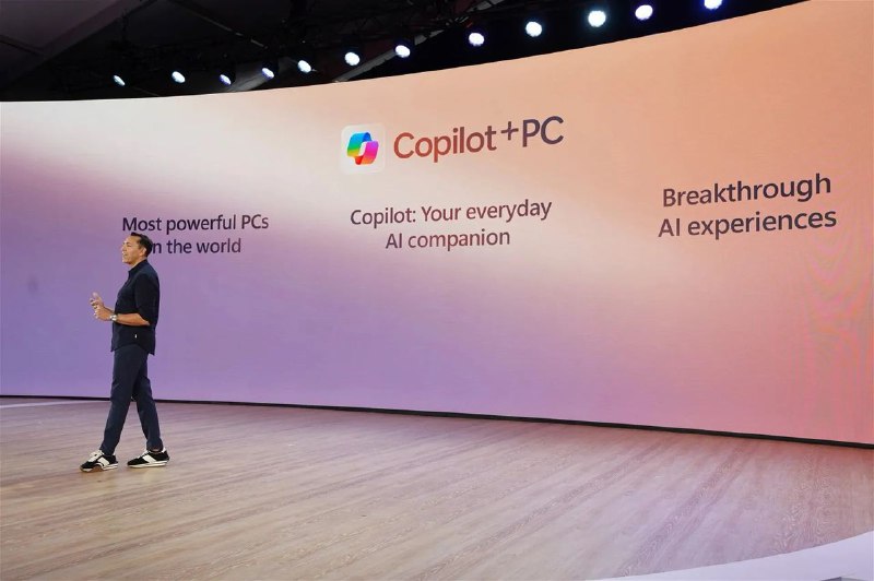 微软 Surface 活动：6个重要公告1️⃣ Copilot Plus 电脑的发布2️⃣ 新的“Recall”功能可以跟踪你在电脑上的所有操作3️⃣ Windows 11 中新的 Copilot 集成功能，Copilot 也将配备 OpenAI 的新型 GPT-4o 模型，使得 AI 能够根据你屏幕上看到的内容回答问题