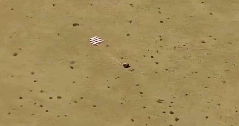 嫦娥六号，平安回家！2024年6月25日14时07分，嫦娥六号返回器准确着陆于内蒙古四子王旗预定区域，工作正常，标志着探月工程嫦娥六号任务取得圆满成功，实现世界首次月球背面采样返回