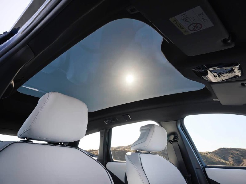 宝马 iX3 全新鼻孔外观9月5日，宝马在慕尼黑总部发布了新时代iX3，该车也是宝马智能化转型之作