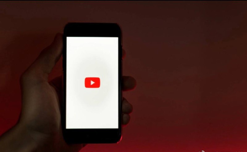 #YouTube测试长按两倍速播放# 功能，B站、抖音等已支持】YouTube 正在测试一种提高视频播放速度的新方法 —— 长按播放器上的任意位置即可以 2 倍速度播放视频，B站、抖音等已支持该功能