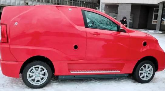 俄罗斯品牌Amber发布首款电动车：被评“世界上最丑陋”的汽车据外媒报道，莫斯科理工大学推出了一款名为Amber的电动汽车