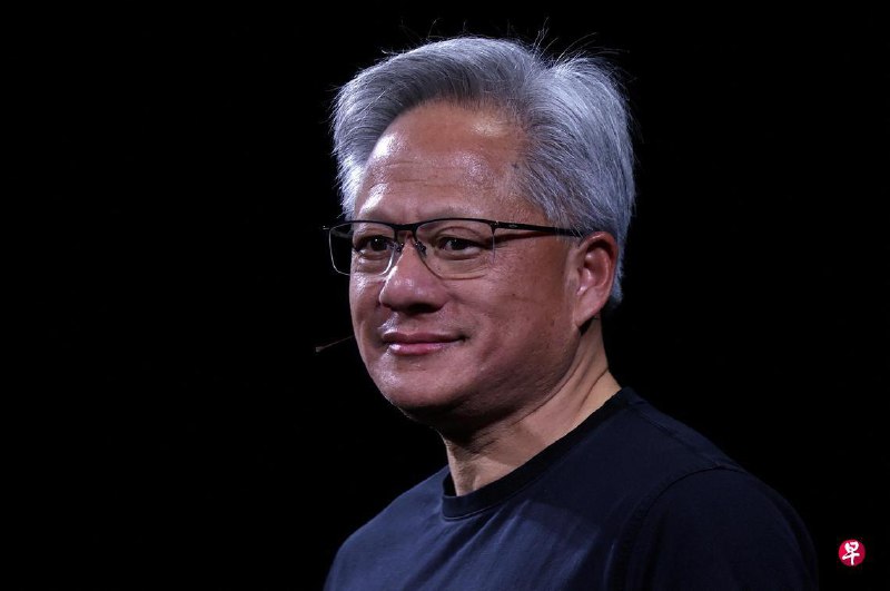 黄仁勋：中国军方不太可能用英伟达AI晶片美国科技巨企英伟达首席执行官黄仁勋受访时表示，美国政府不必担心中国军方将使用英伟达的人工智能（AI）晶片提升实力