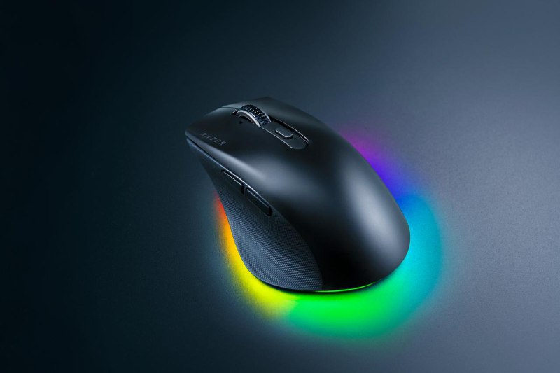 雷蛇推出首款垂直鼠标全新 Razer Pro Click V2 垂直版为 RGB party带来了人体工程学设计