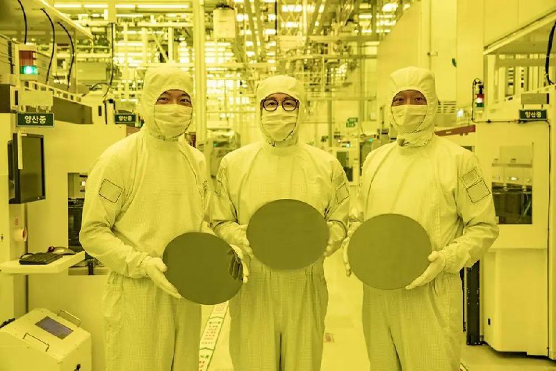 三星4nm工艺良品率提升至75%以上 已接近台积电此前有报道称，三星似乎已经解决了4nm工艺的一系列障碍，第三代4nm工艺提升了性能、降低了功耗、以及提高了密度，而且良品率已提升至60%，甚至引发了苹果内部讨论