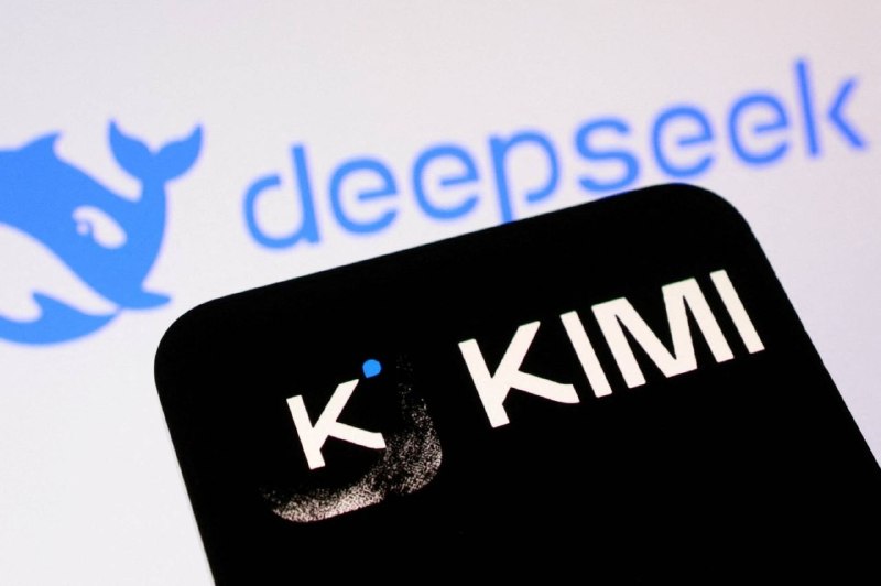 报道称，中国网信办调查DeepSeek和月之暗面，怀疑其可能向Anthropic泄露数据The Information援引知情人士消息，中国国家互联网信息办公室（网信办）正在对DeepSeek和月之暗面展开调查，重点关注两家公司在使用美国AI模型进行所谓“模型蒸馏”过程中，是否将中国用户的敏感数据传输至美国AI公司Anthropic