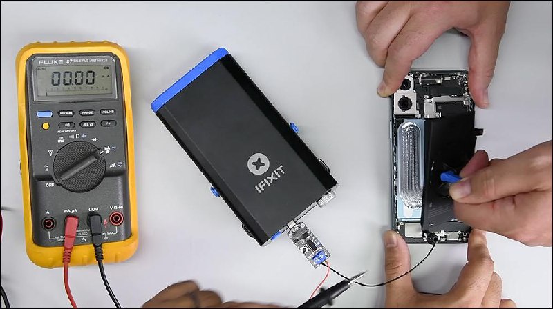 iPhone 16 被 iFixit 拆解，揭露 iPhone 16 与 16 Plus 具备 16 Pro 系列都没有的全新、更简单的可更换电池系统 iFixit 的拆解揭露了 iPhone 16 和 16 Plus 采用了更简单的可更换电池系统，而这项技术在 16 Pro 和 16 Pro Max 上还未实施
