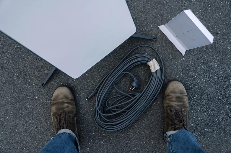 索马里向星链发放运营许可索马里国家通信管理局周日向埃隆·马斯克的 Starlink 颁发了许可证，允许其在该国开展服务