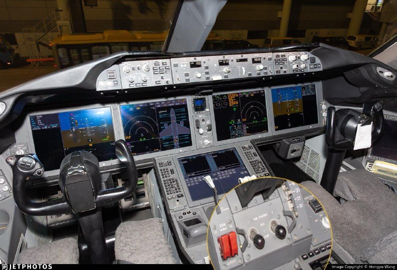 调查人员发布了关于印航 AI171 坠机事件的初步报告8:08:39：飞机起飞8:08:42：「燃油截止开关」从