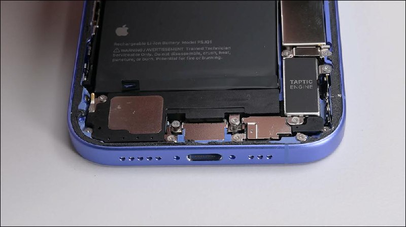 iPhone 16 被 iFixit 拆解，揭露 iPhone 16 与 16 Plus 具备 16 Pro 系列都没有的全新、更简单的可更换电池系统 iFixit 的拆解揭露了 iPhone 16 和 16 Plus 采用了更简单的可更换电池系统，而这项技术在 16 Pro 和 16 Pro Max 上还未实施