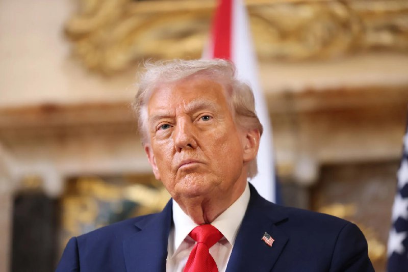 特朗普将要求H-1B 签证申请人缴纳10 万美元费用美国总统唐纳德·特朗普在周五签署了一项公告，准备对 H-1B 工作签证项目进行大幅改革