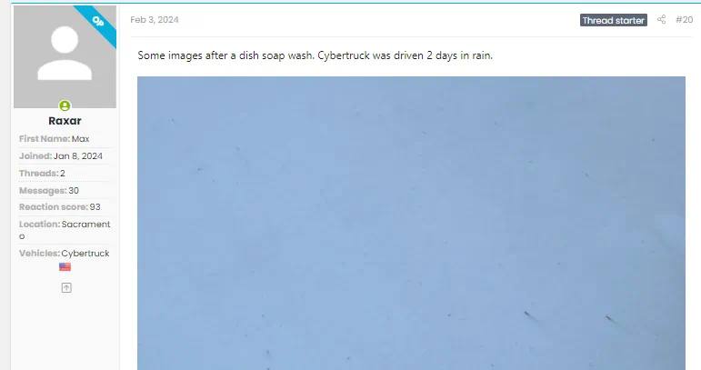 Cybertruck车主反馈车身淋雨后生锈最近，美国网友“vertigo3pc”在一个名为“Cybertruck车主俱乐部”的论坛发帖称，自家的Cybertruck生锈了