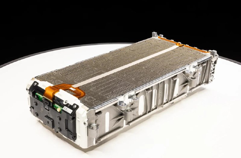 法拉利揭示了其即将推出的 1000 马力电动车的内部细节即将推出的 Elettrica 将成为法拉利的首款纯电动车，但它有一些我们熟悉的参数，比如 1000 马力的动力和最高 193 英里的时速