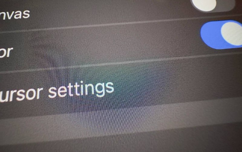 M4 iPad Pro 用户投诉 OLED 荧幕出现不寻常噪点目前大部分报告集中在 11 寸 iPad Pro 型号上，但也有少数提及 13 寸型号，因此尚不清楚这一潜在缺陷是否仅限于某一 OLED 面板供应商