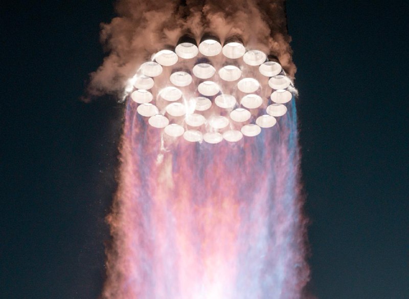 近距离抓拍星舰的猛禽发动机🗒 标签: #SpaceX #StarShip📢 频道: @GodlyNews1🤖 投稿: @GodlyNewsBot