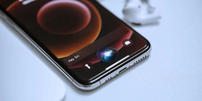 Siri 的联合创始人表示，苹果与 OpenAI 的合作可能只是暂时的苹果与 OpenAI 的合作——将用于为 Siri 带来生成式 AI 功能——可能只是一个过渡阶段，同时公司正在扩展和深化自己的聊天机器人技术