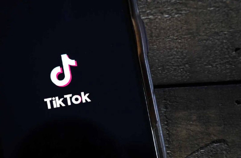 特朗普要求美国最高法院暂停执行TikTok强制出售令当地时间12月27日，美国当选总统特朗普向美国最高法院提出请求，要求暂停执行TikTok强制出售令