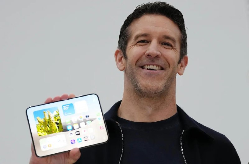 Apple回应 iPhone Duo 的仿制产品：友商通过供应链猜中了屏幕的宽高比遗憾的是，他们连宽高比都照搬了